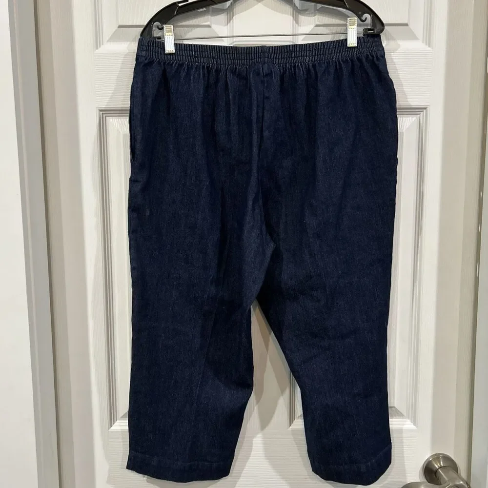 Alfred Dunner Women's 14 Denim Jean Stretch Pull On Capri Pants Cropped Pockets